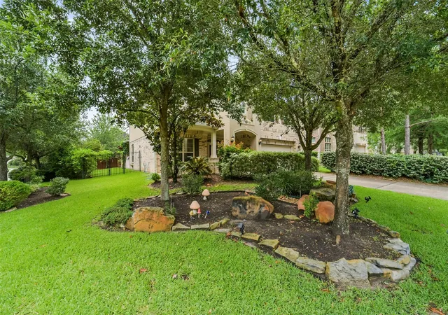 Homes for sale in The Woodlands, TX | 110 N Victoriana Cir, The Woodlands, TX 77389 | MLS# 54091862