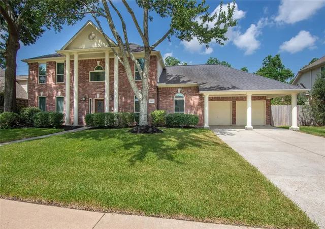 Photo 3 of Sale Pending at 16410 Avenplace Rd, Tomball, TX 77377 | MLS# 6331357 | Listing updated on 2026-09-24