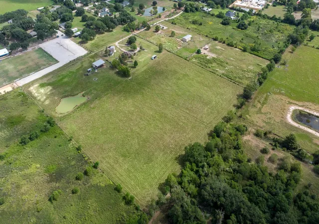 Photo 3 of Sale Pending at 19105 Mueschke Rd, Tomball, TX 77377 | MLS# 38440589 | Listing updated on 2026-08-08