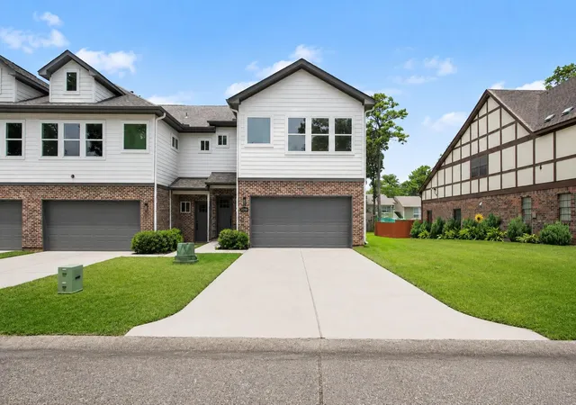 Photo 1 of Townhouse for sale at 12310 Glenview, Montgomery, TX 77356 | MLS# 5616266 | Listing updated on 2026-07-04