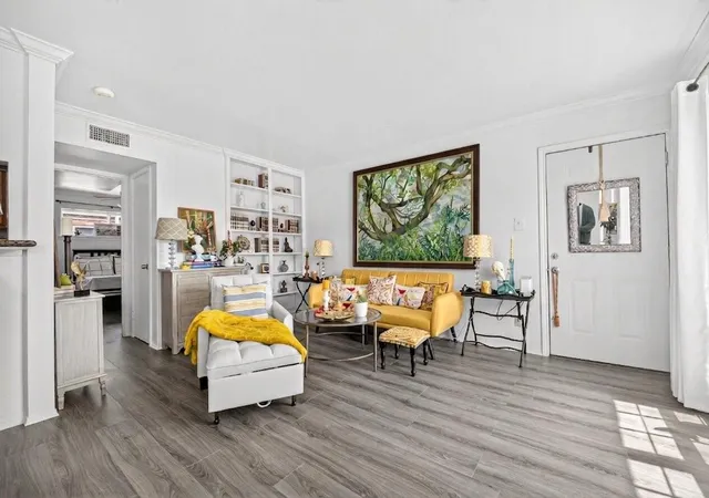 3rd image of 6402 Del Monte Dr, Houston, TX 77057