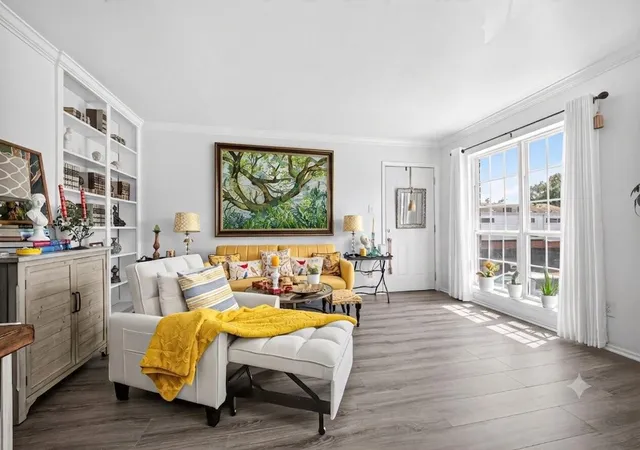4th image of 6402 Del Monte Dr, Houston, TX 77057