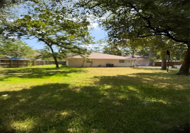 Photo 4 of Single family home for sale at 5342 Lawn Arbor Dr, Houston, TX 77066 | MLS# 10682185 | Listing updated on 2026-09-19