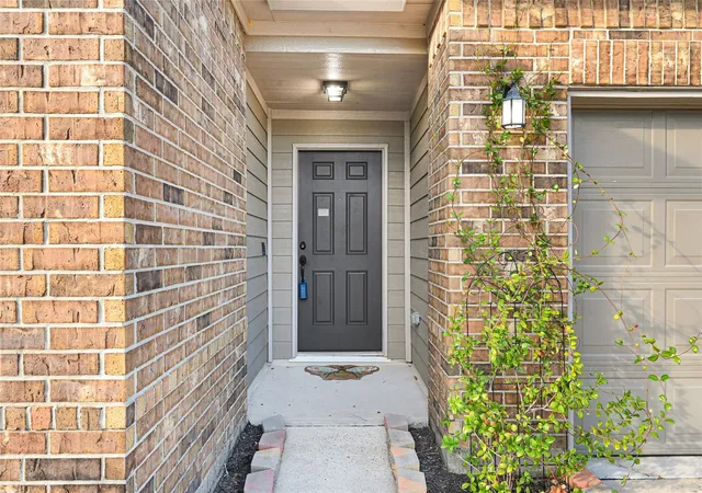 Photo 3 of Single family home for sale at 2210 Timberland Country Ct, Conroe, TX 77304 | MLS# 97101439 | Listing updated on 2026-09-11
