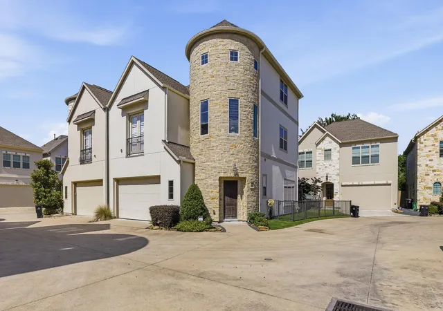 2nd image of 2302 Fall Run Dr, Houston, TX 77055 | MLS# 19665890