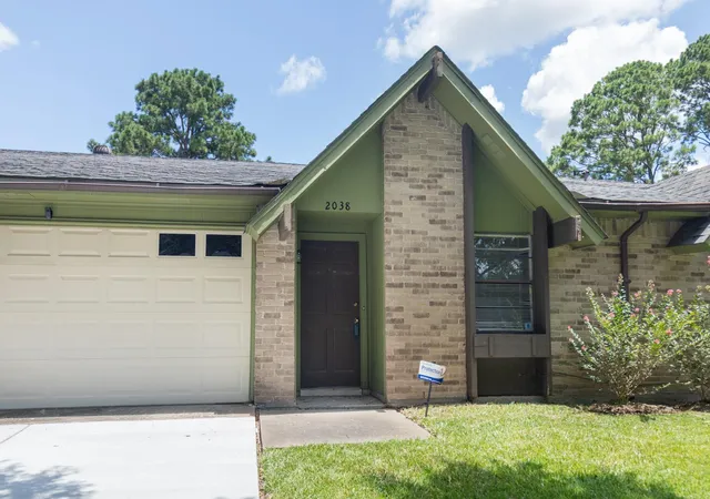 Photo 3 of Single family home for sale at 2038 Fall Meadow Dr, Missouri City, TX 77459 | MLS# 97168365 | Listing updated on 2026-09-23