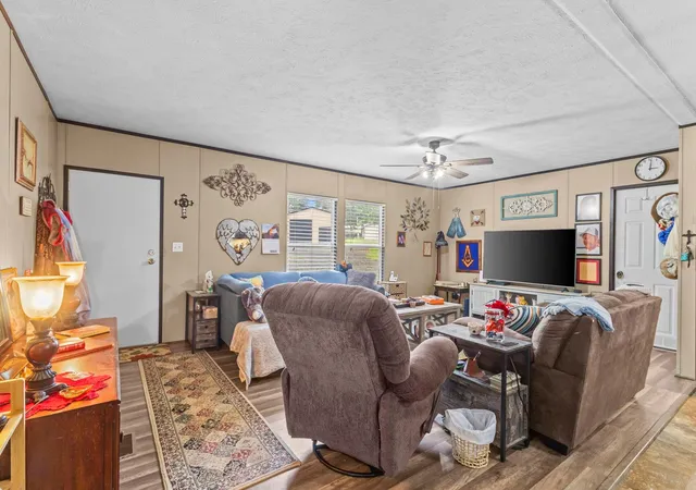 Homes for sale in Hemphill, TX | 2672 Pleasure Bend Dr, Hemphill, TX 75948 | MLS# 12668408