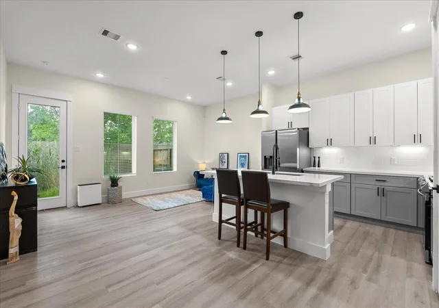 3rd image of 2906 Stevens St, Houston, TX 77026 | MLS# 63621363