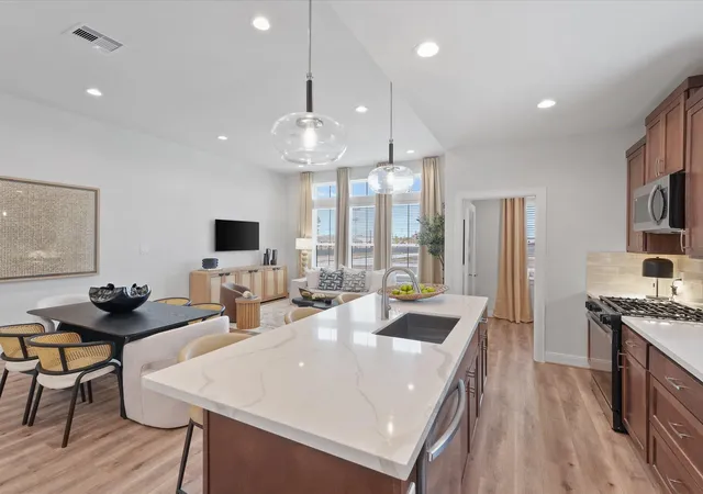 Photo 4 of Sale Pending at 9217 Washington Hts, Houston, TX 77063 | MLS# 70436049 | Listing updated on 2026-09-13