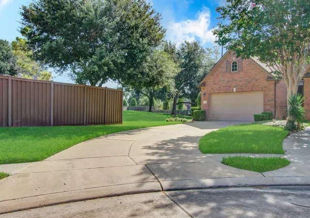 Photo 3 of Townhouse for sale at 1103 Glenwood Cyn Ln, Houston, TX 77077 | MLS# 15200101 | Listing updated on 2026-08-07