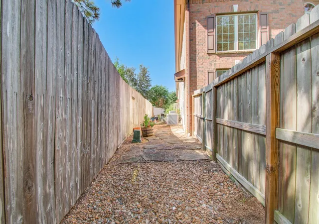 50th image of 1103 Glenwood Canyon Ln, Houston, TX 77077 | MLS# 15200101