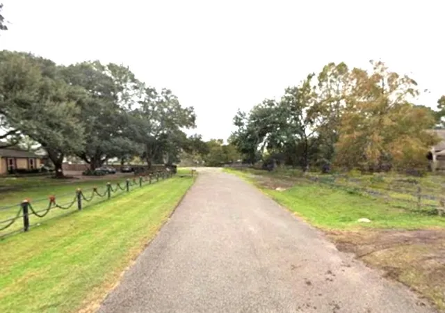 Photo 4 of Sale Pending at 9 Live Oak Trl, Cypress, TX 77429 | MLS# 97147666 | Listing updated on 2026-08-19