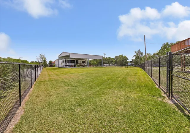 Homes for sale in Anahuac, TX | 313 Oak Island Dr, Anahuac, TX 77514 | MLS# 33666181