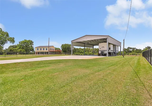 Homes for sale in Anahuac, TX | 313 Oak Island Dr, Anahuac, TX 77514 | MLS# 33666181