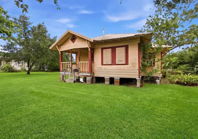 Homes for sale in Freeport, TX | 811 W Broad St, Freeport, TX 77541 | MLS# 64288391