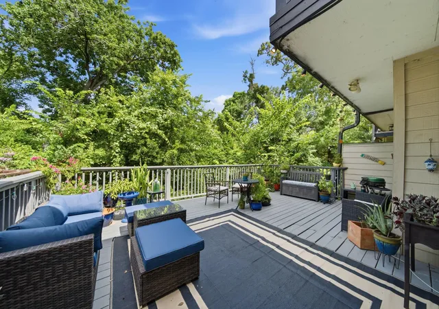 Listing Photo 5 - Condo for sale in building located at 1802 Stoney Brk Dr, Houston, TX 77063 - Unit #103