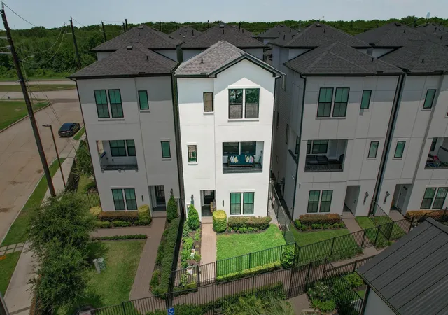 1st image of 2816 Grand Fountains Dr #B, Houston, TX 77054 | MLS# 47847293