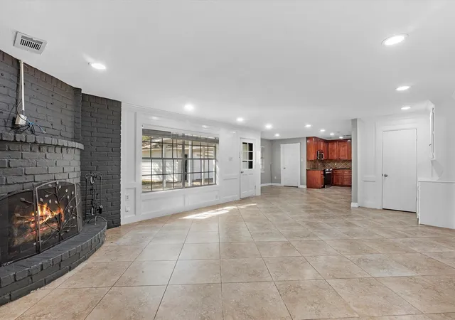 Photo 4 of Single family home for sale at 711 Lodgehill Ln, Houston, TX 77090 | MLS# 59266337 | Listing updated on 2026-09-06