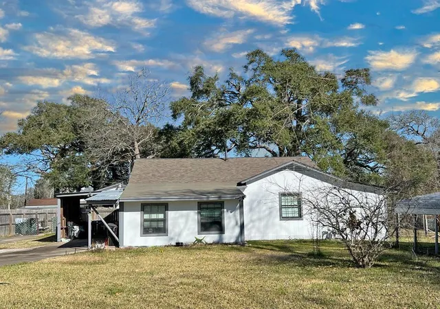 Homes for sale in Clute, TX | 1272 Pecan St, Clute, TX 77531 | MLS# 10599935