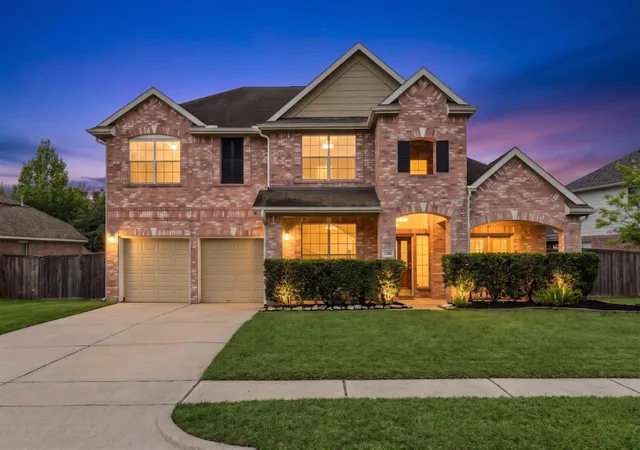 Photo 3 of Single family home for sale at 1330 Summer Ter Dr, Sugar Land, TX 77479 | MLS# 34555740 | Listing updated on 2026-09-10