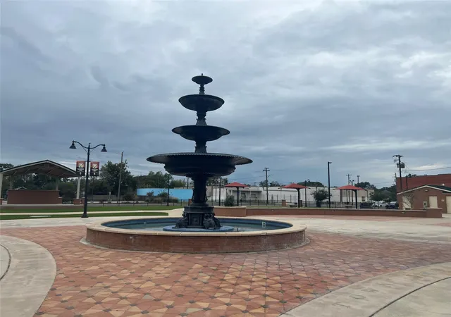 5th image of 112 W Texas Ave, Baytown, TX 77520 | MLS# 89205389