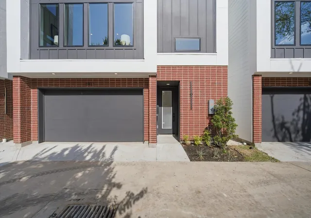 Single family home for sale at 3411 Gillespie St, Houston, TX 77020 | MLS# 68569004