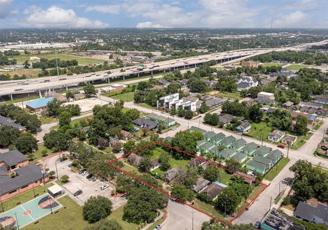 Photo 1 of Single family home for sale at 1202 Bayou St, Houston, TX 77020 | MLS# 86493357 | Listing updated on 2026-08-28
