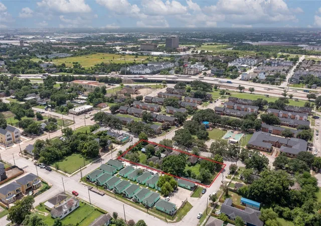 Photo 4 of Single family home for sale at 1202 Bayou St, Houston, TX 77020 | MLS# 86493357 | Listing updated on 2026-08-28