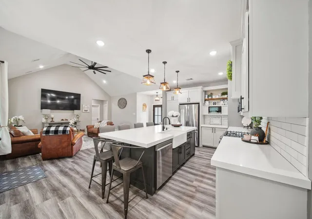 3rd image of 7332 Kurt Dr, Brenham, TX 77833 | MLS# 46065624