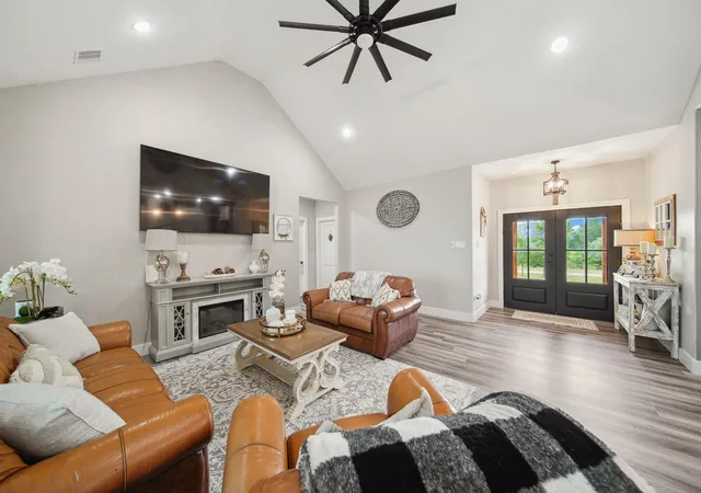 4th image of 7332 Kurt Dr, Brenham, TX 77833 | MLS# 46065624