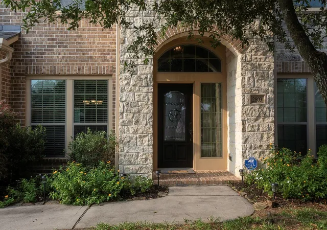 4th image of 2803 Woodland Glen Ln, Conroe, TX 77385 | MLS# 11149282