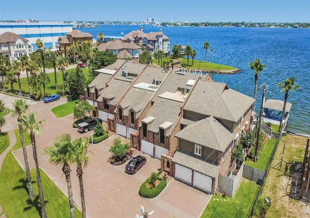 2nd image of 7109 Broadway St, Galveston, TX 77554 | MLS# 33303751
