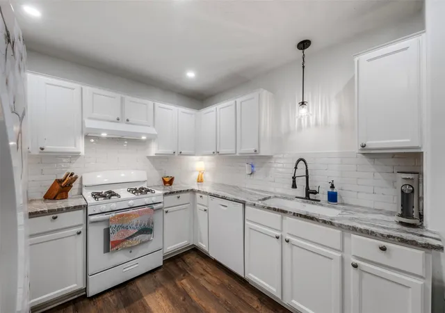 Photo 1 of Single family home for sale at 9750 Gulfstream Dr, Conroe, TX 77303 | MLS# 80981800 | Listing updated on 2026-09-11