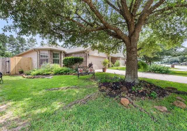 Photo 4 of Single family home for sale at 9750 Gulfstream Dr, Conroe, TX 77303 | MLS# 80981800 | Listing updated on 2026-09-11