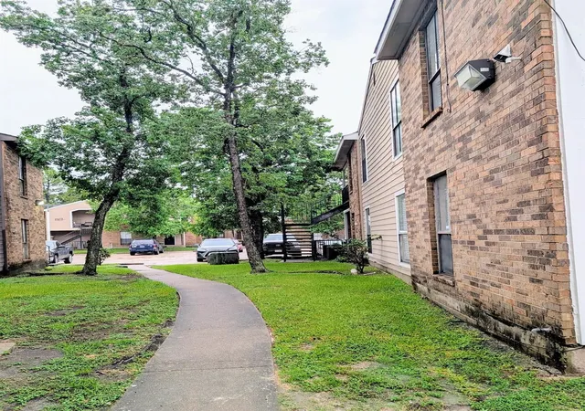 Photo 3 of Sale Pending at 7200 W T C Jester Blvd #33, Houston, TX 77088 | MLS# 75096967 | Listing updated on 2026-09-06