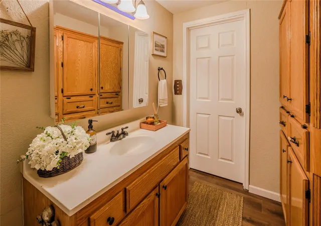 27th image of 910 Brockman St, Clute, TX 77531 | MLS# 35015726