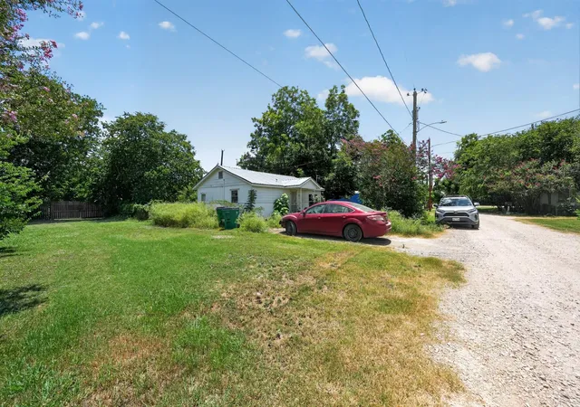 1st image of 105 S Broadway St, Thorndale, TX 76577 | MLS# 43233569