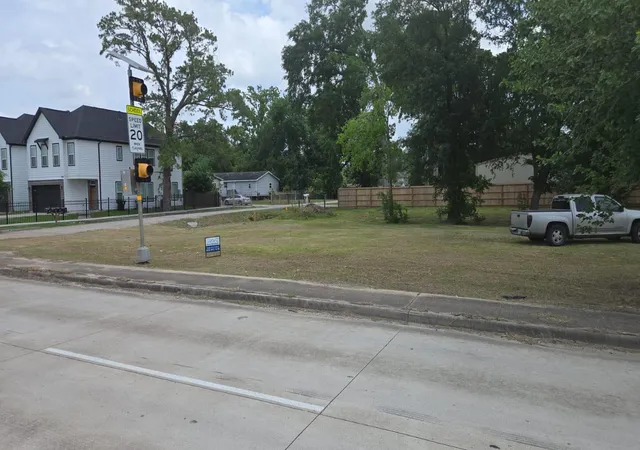 1st image of 8702 Easthaven Blvd, Houston, TX 77075 | MLS# 82750067