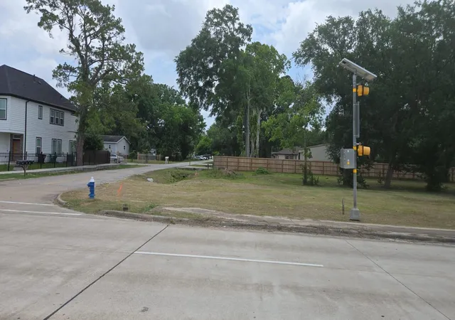 2nd image of 8702 Easthaven Blvd, Houston, TX 77075 | MLS# 82750067