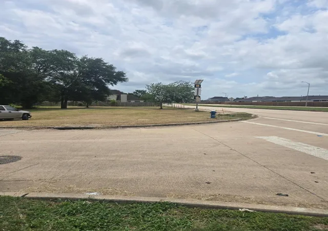 5th image of 8702 Easthaven Blvd, Houston, TX 77075 | MLS# 82750067