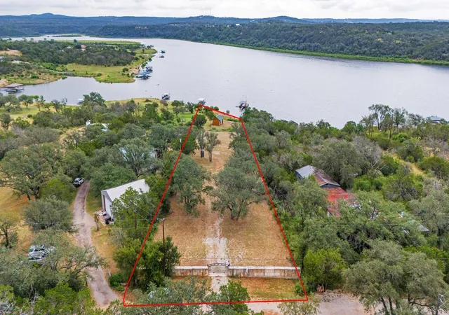 3rd image of 303 Lake View Dr, Spicewood, TX 78669 | MLS# 93048269