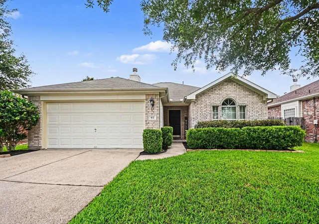 Homes for sale in La Marque, TX | 102 Blue Skies Ct, La Marque, TX 77568 | MLS# 52178018