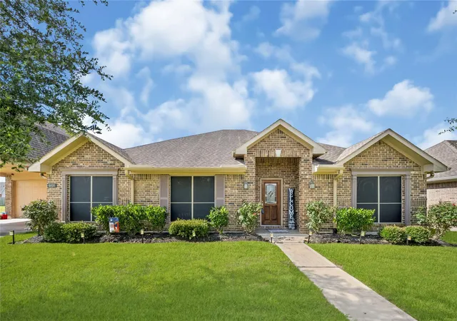 2nd image of 6810 Arlington Dr, Manvel, TX 77578 | MLS# 87456457