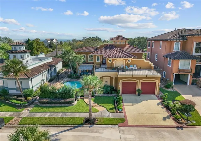 Photo 4 of Sale Pending at 541 Villa Dr, Seabrook, TX 77586 | MLS# 29622287 | Listing updated on 2026-09-09