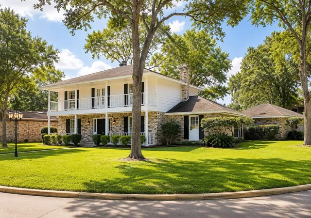 1st image of 347 Forest Lake Dr, Seabrook, TX 77586 | MLS# 29110851