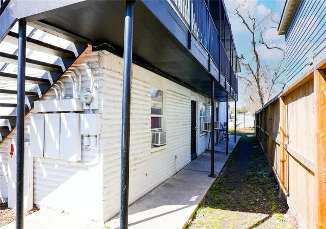 5th image of 909 Yorkshire St St #8, Houston, TX 77022 | MLS# 14661847