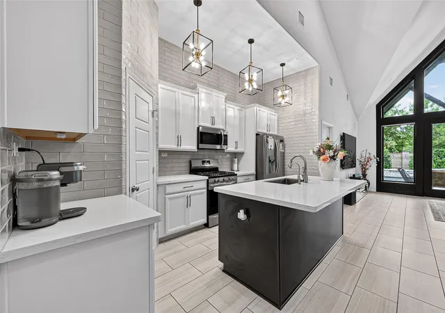 Photo 4 of Single family home for sale at 19402 Fannin County Ln, Cypress, TX 77433 | MLS# 14627091 | Listing updated on 2026-08-18