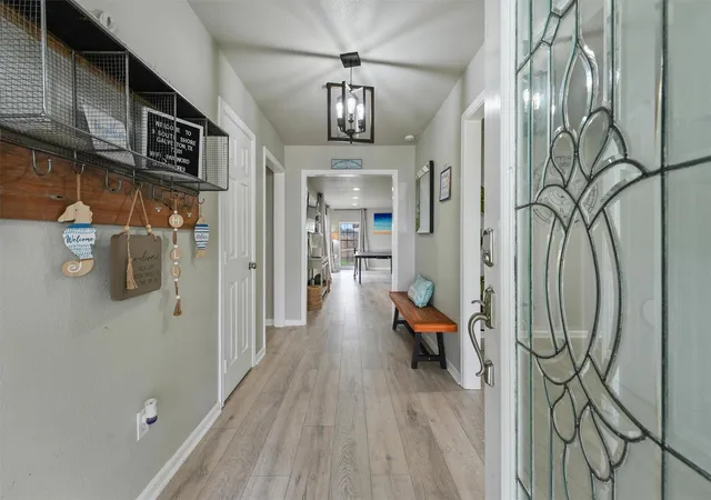 Photo 2 of Single family home for sale at 9 S Shore Dr, Galveston, TX 77551 | MLS# 94300056 | Listing updated on 2026-09-11
