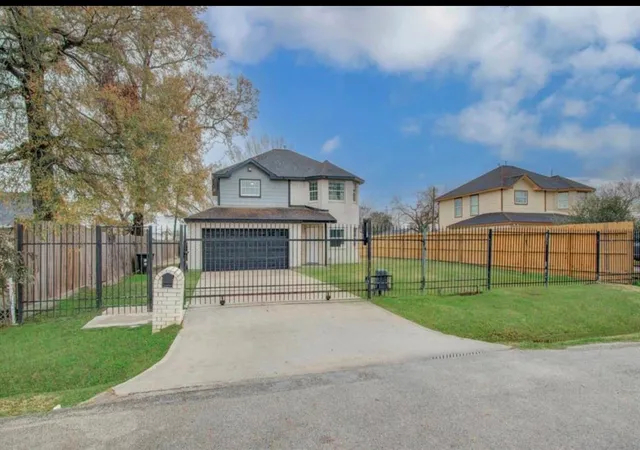 Homes for sale in Houston, TX | 3131 Chaffin St, Houston, TX 77087 | MLS# 53976037