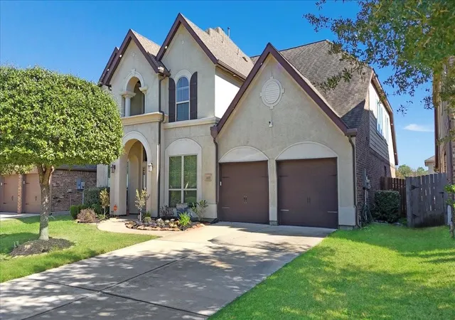 Photo 3 of Single family home for sale at 3203 Seneca Landing Ln, Pearland, TX 77584 | MLS# 38161905 | Listing updated on 2026-09-12